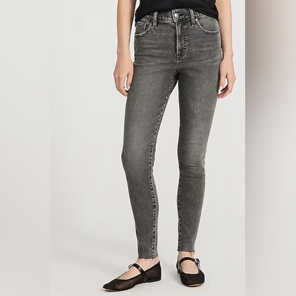 Women's High Waisted Washed Grey/Black Raw Hem Skinny Jeans Size 2R - Picture 1 of 9